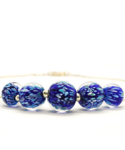 Encapsulados Violet Blue Necklace Low Angle